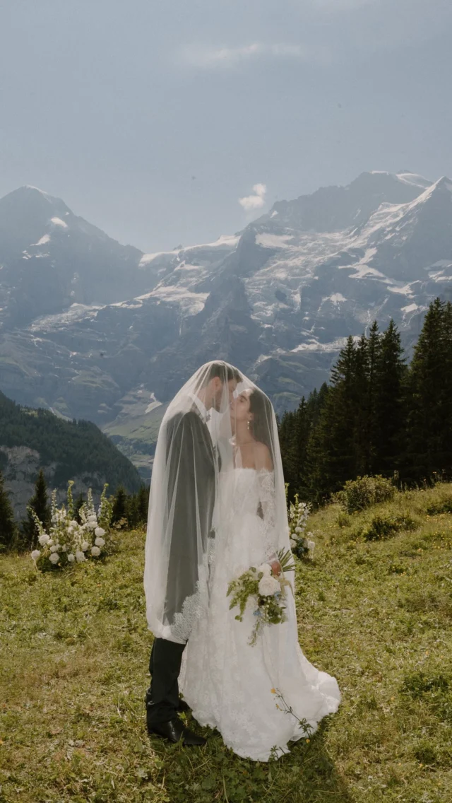 big congrats to my dear friends @mathilde.rietsch & @greenmoonstudio__ for making this beautiful wedding a reality 🩵 can’t wait to share the pics !!

Workshop hosts and creative direction @inalpworkshop 
Event planning & design @beau_event_ 
Venue @restaurant_winteregg 
Vintage tableware & decoration rental @crystalporcelaine 
Flowers @coeur_d_artichaut_boutique 
Couple model @themodelcouple.mallorca 
Bridal dress : @with.love.boutique.ch @madewithlovebridal 
Ring @bijouterie.balance 
Jewelry @viviennewestwood @vivafridaconceptstore 
Stationery @greenmoonstudio__ @mathilde.rietsch 
Workshop coordinator @sarahbizzini 

#microwedding#swissalps#swissweddingphotographer#grindelwaldphotographer#swisselopementphotographer#elopementphotographer#grindelwald#lauterbrunnen🇨🇭
